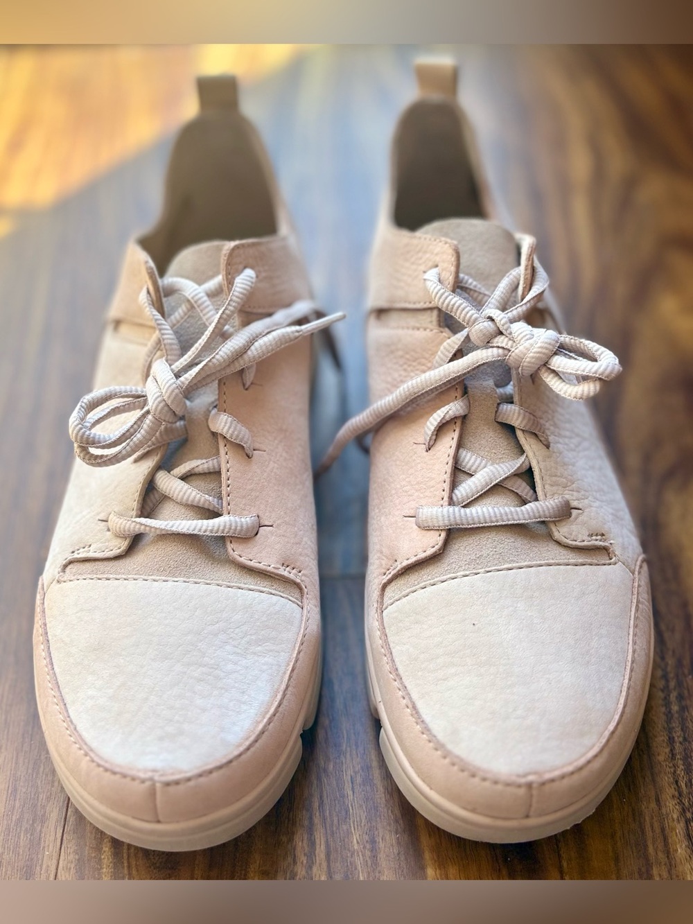 NWOB Clarks Pink/Nude Trigenic Nubuck Leather Sneakers Women’s size 9